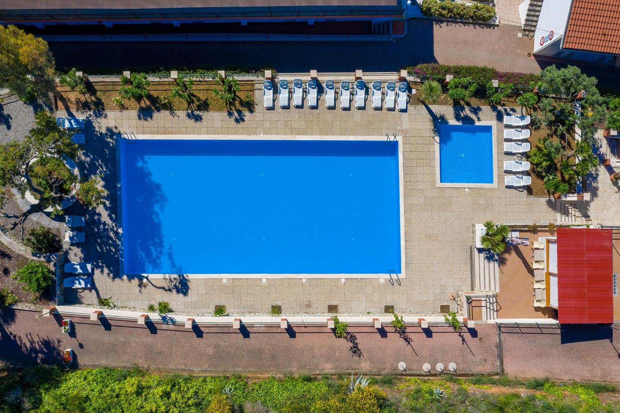 Blue Beach Aparthotel Bussana Nuova Exterior photo