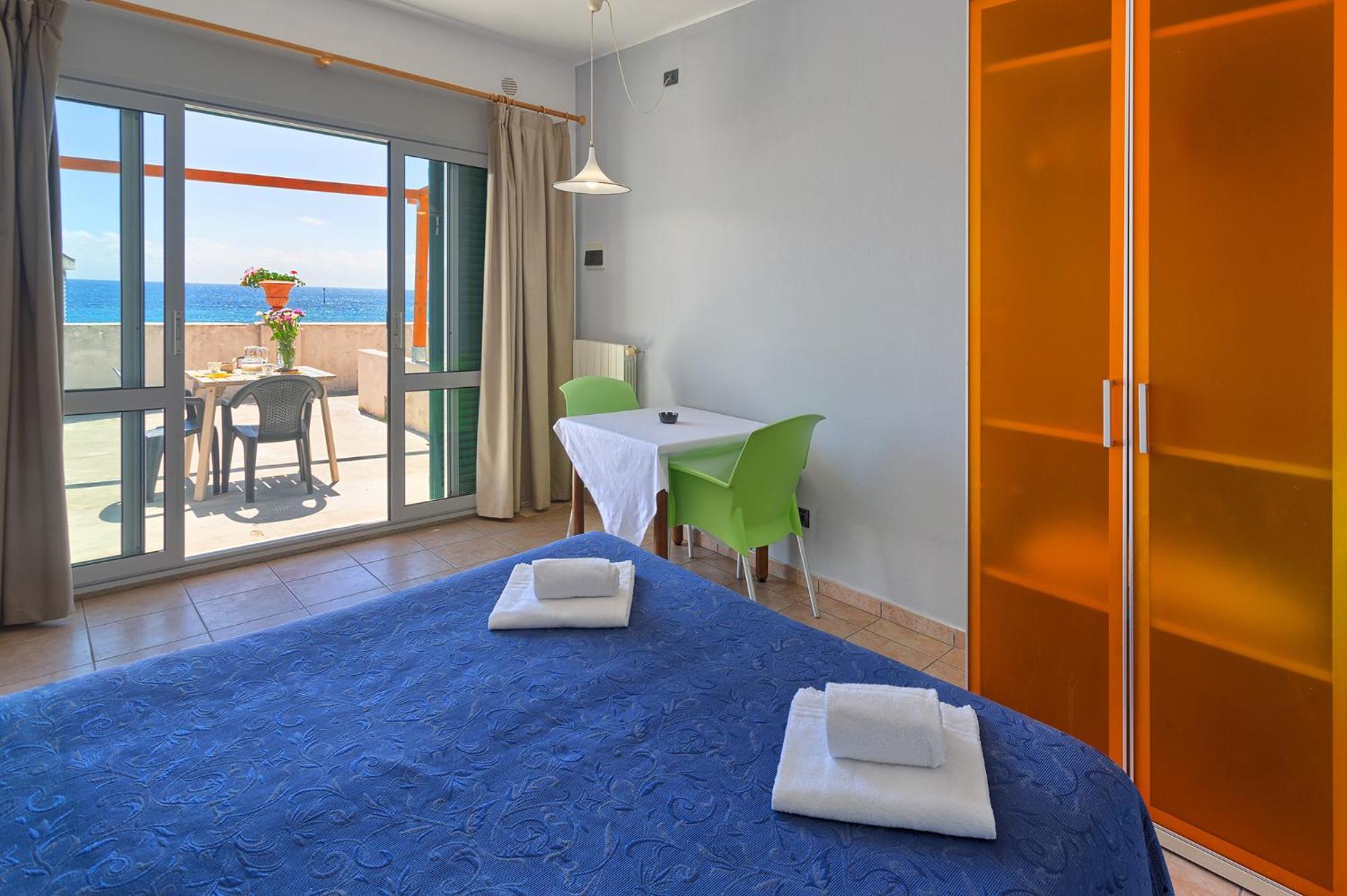 Blue Beach Aparthotel Bussana Nuova Exterior photo